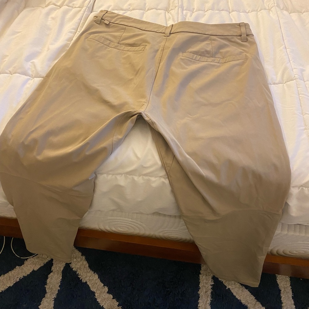 Lululemon commission classic 34x34 warpstreme khaki color